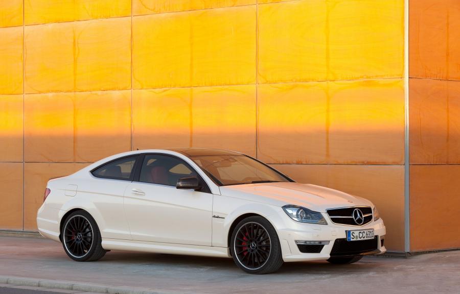  Mercedes-Benz C63 AMG Coupe 2012 года  (фото 8 из 113)